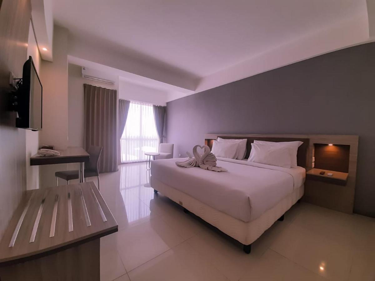 My Tower Hotel Surabaya Exterior photo