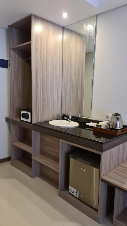My Tower Hotel Surabaya Exterior photo