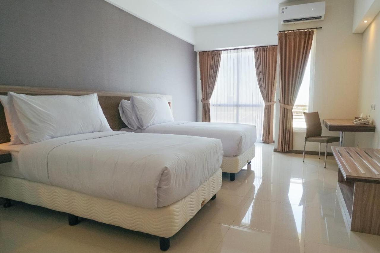 My Tower Hotel Surabaya Exterior photo