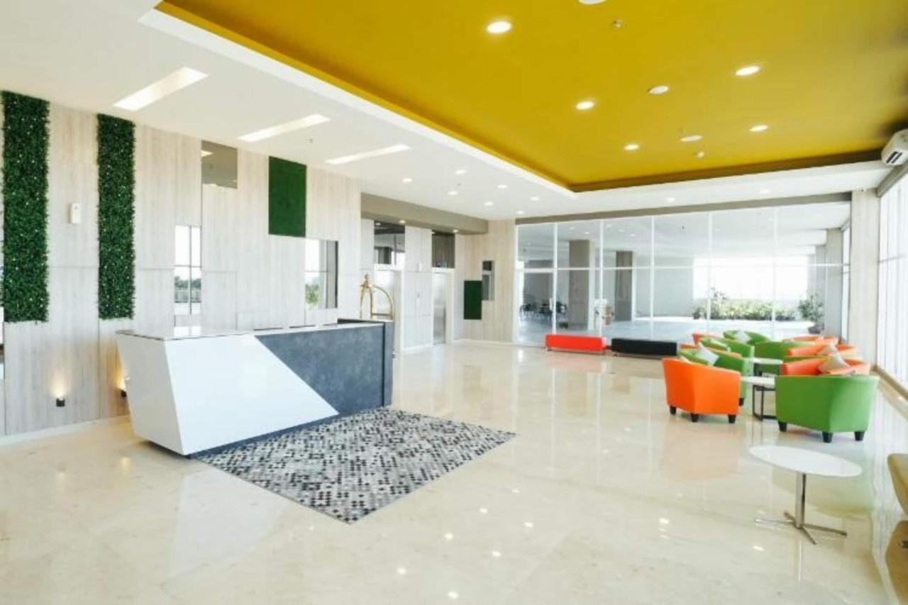 My Tower Hotel Surabaya Exterior photo