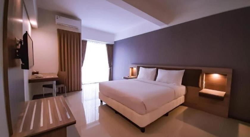 My Tower Hotel Surabaya Exterior photo