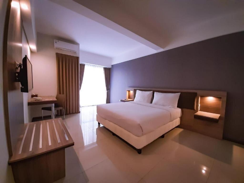 My Tower Hotel Surabaya Exterior photo