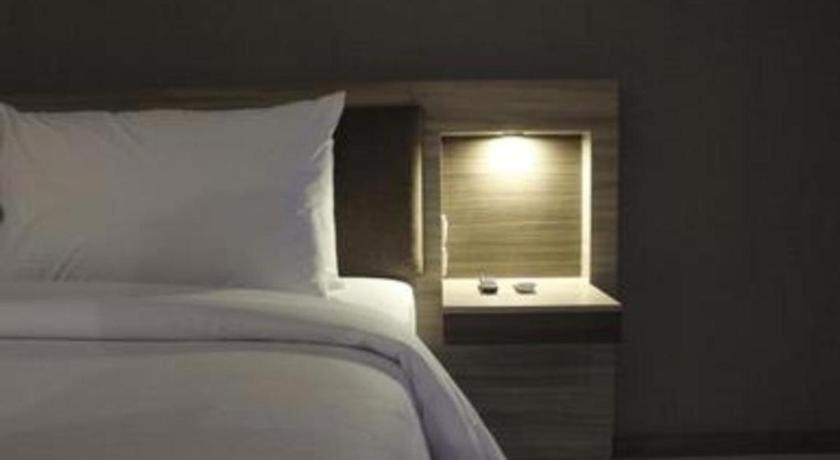 My Tower Hotel Surabaya Exterior photo